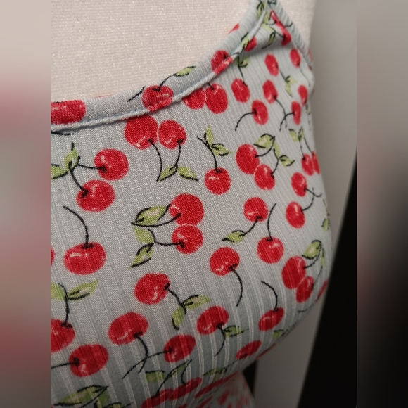 Cherry print rue21 dress - Picture 3 of 9